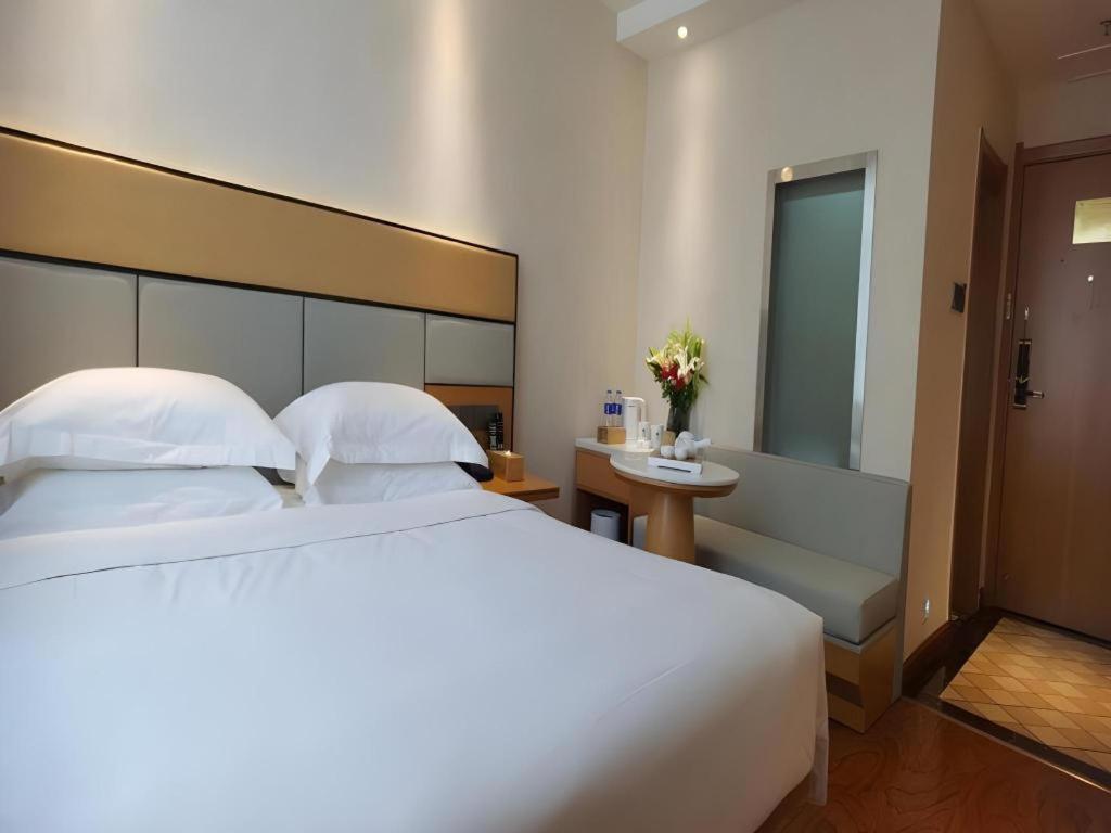 Greentree Inn Geermu Walking Street Business Hotel Golmud Eksteriør billede